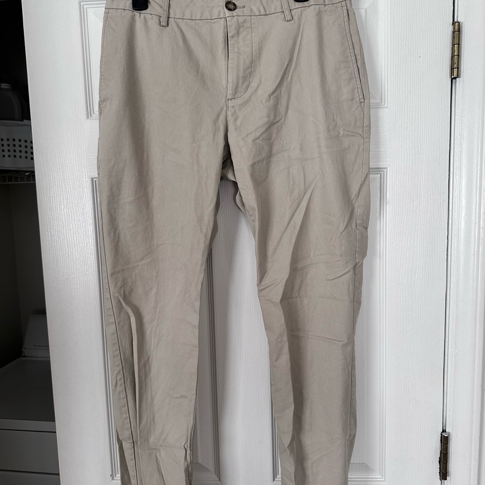Old Navy Men's Khaki Chinos